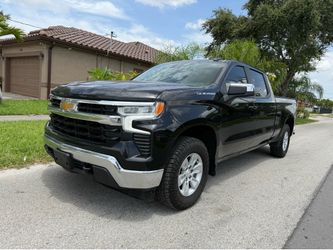 2023 CHEVROLET SILVERADO LT 1500  CREW CAB 4WD PERFECT