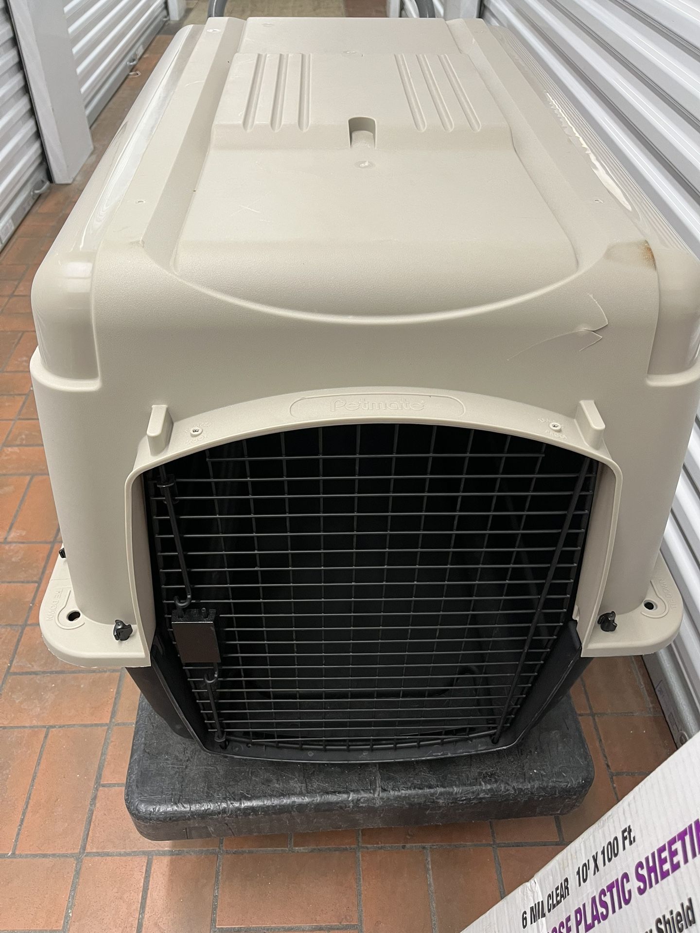 VARI dog Kennel