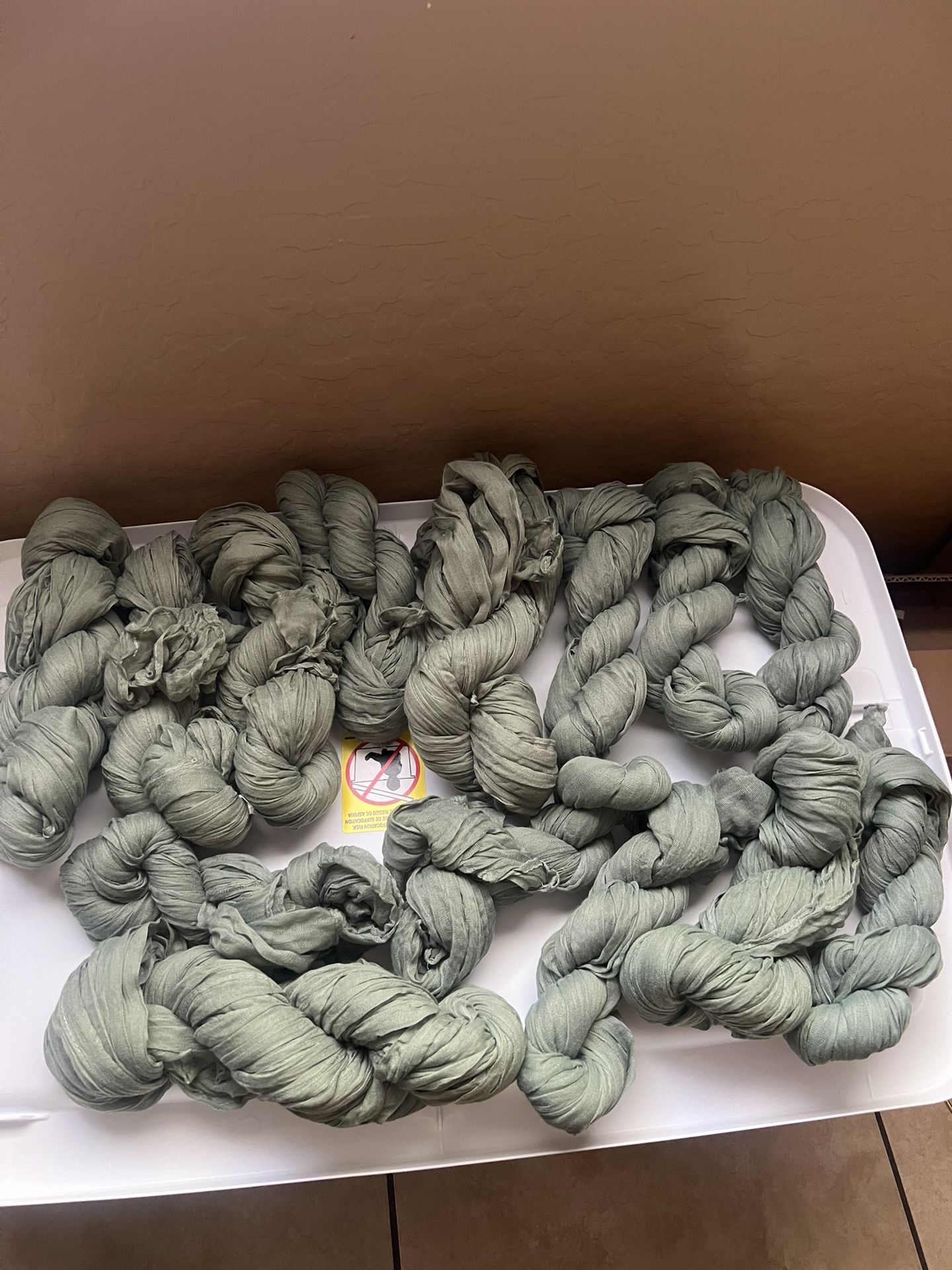 28 Sage Green Table Runners 