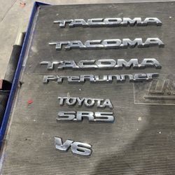 Toyota Tacoma emblems sets used 
