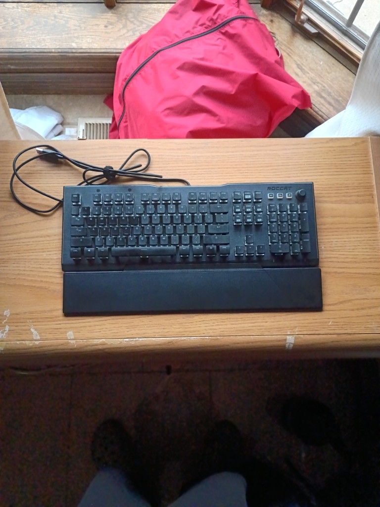 Roccat Vulcan 121 Aimo Brown Tactical Switch Mechanical Keyboard. 