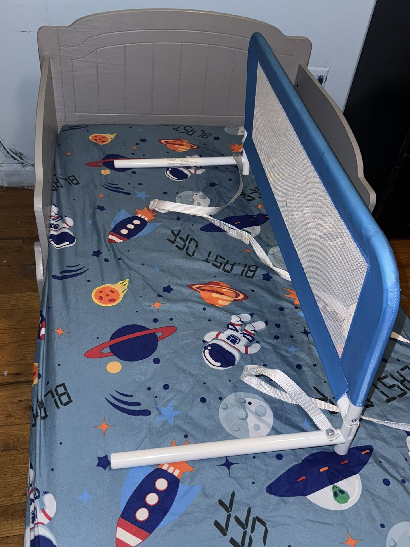 Children Bed W Frame