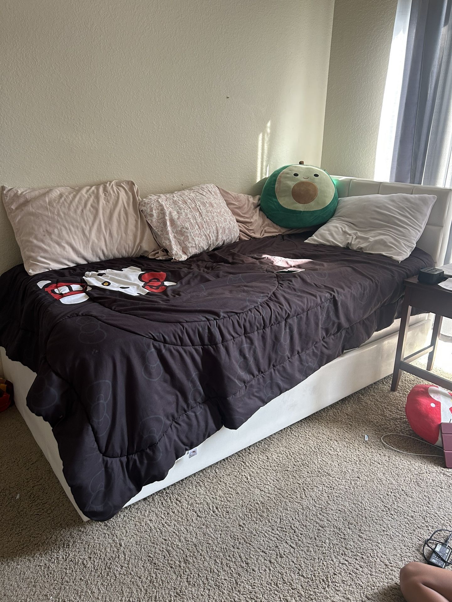 ✨ White Faux Leather Twin Bed w/ Trundle — Great Condition ✨