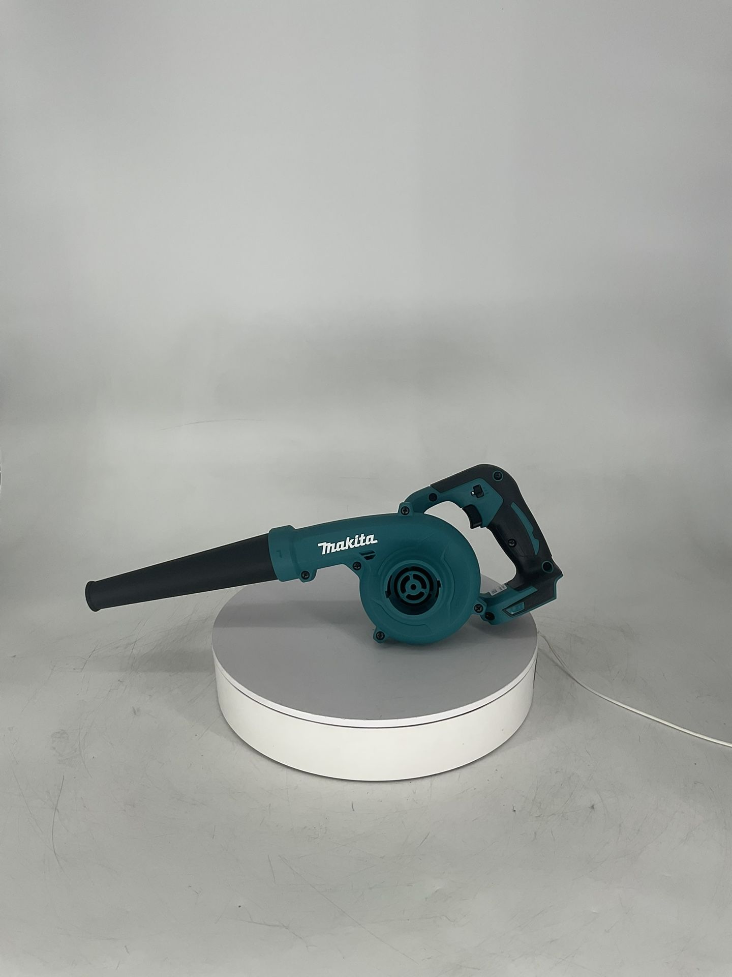 Makita 18V LXT Lithium-Ion Cordless Variable Speed Blower (Tool-Only)