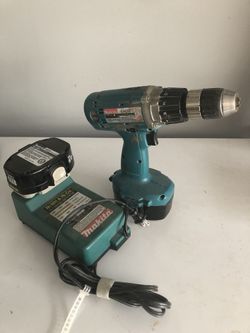 Makita drill and 2 battery set