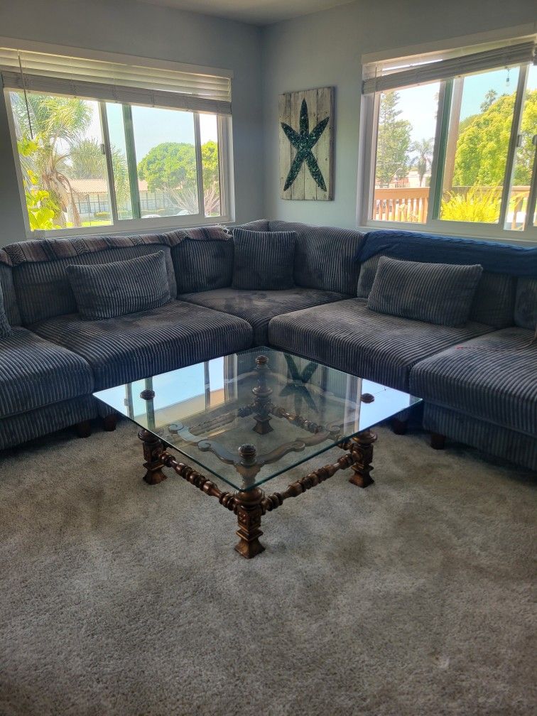  Beautiful Mid Century Coffee Table (Vintage/Antique)
