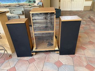 Record, CD, Dual Cassette, AM/FM Player By Magnovox