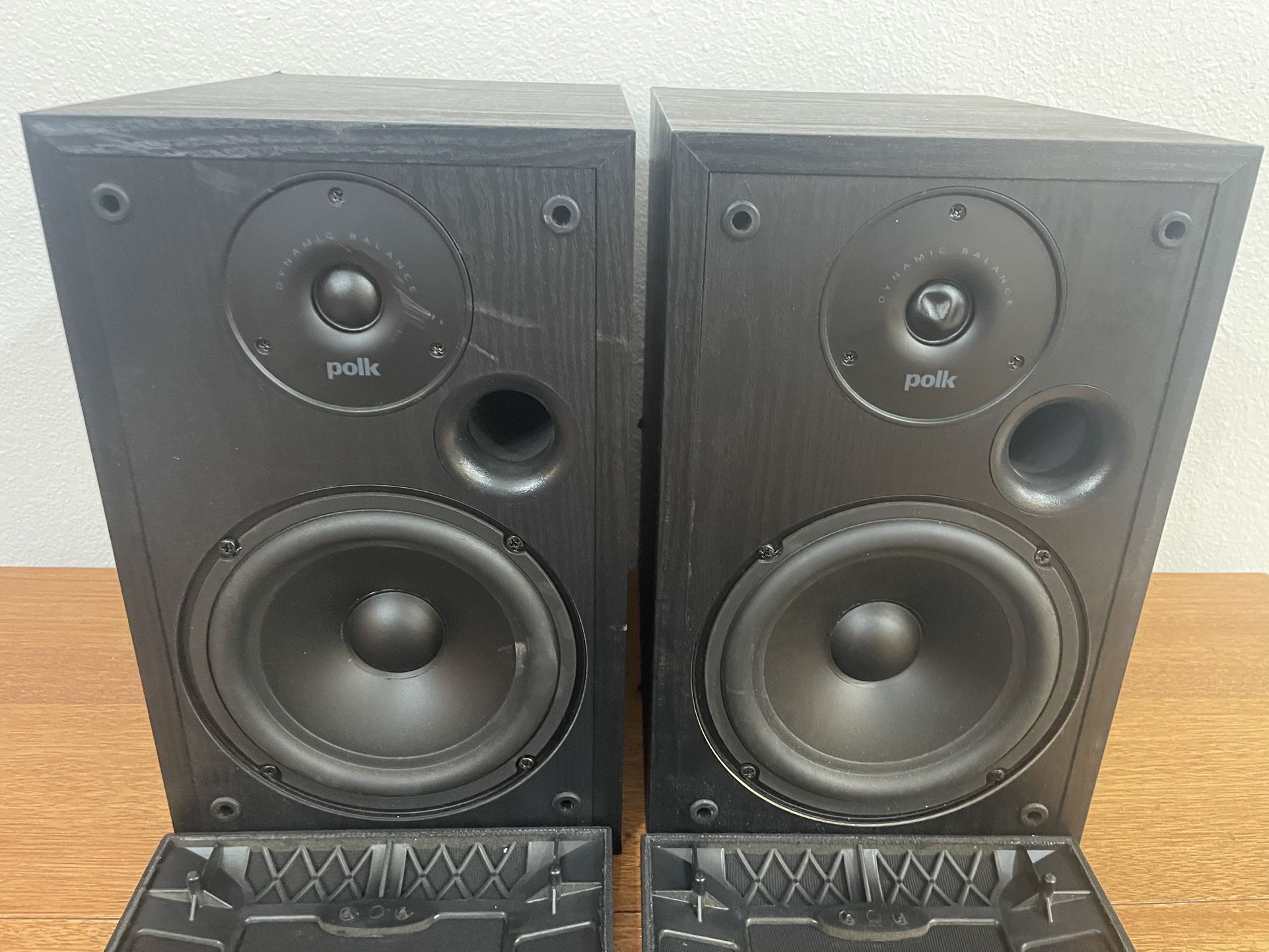 Vintage Polk Audio R20 Speakers Black (pair)