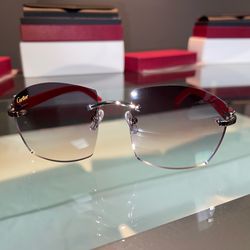 🔥🔥GREY TINT LENSES WITH RED STICKS IN SILVER