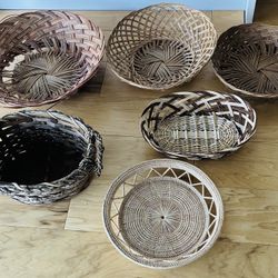 Baskets, 4 Round 9”-14” Diameter and 2 Oval 7”X11”.