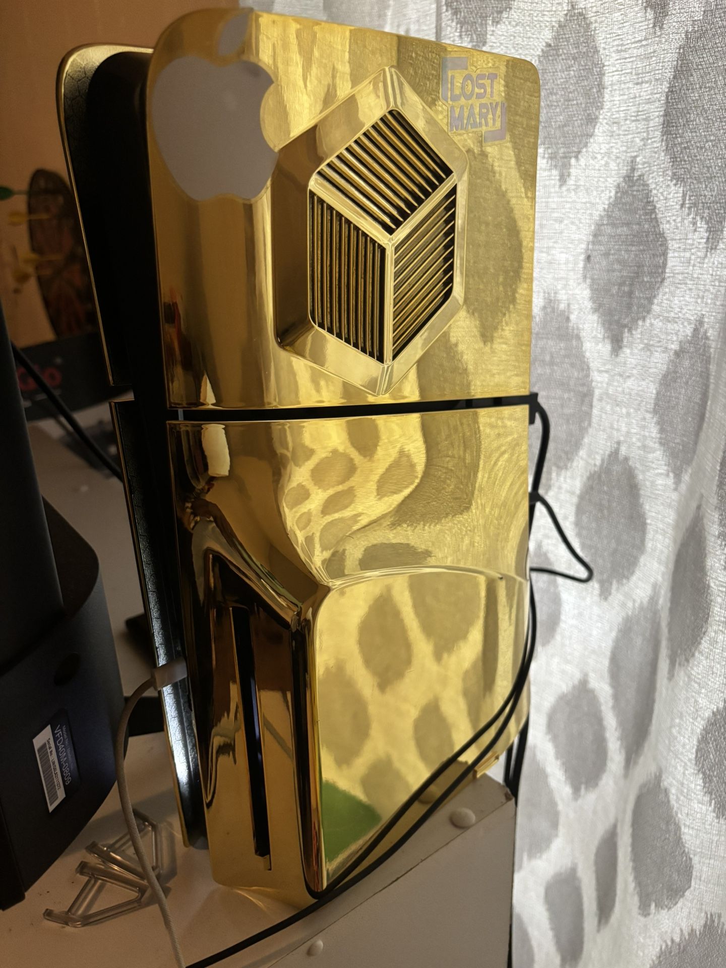 Gold PS5
