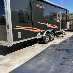 2013 33FT work and play toy hauler by Forest River very good condition
