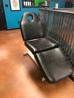 Tatto chair-great condition.Free delivery