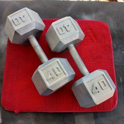 PAIR of 40 LBS Cast Iron Fumbbells. REFURBISHED