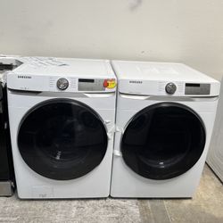 SAMSUNG WASHER AND GAS DRYER IN WHITE