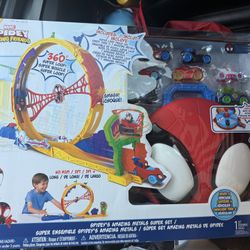 Marvel Spidey Amazing Friends 360 Super Loop & Storage Launcher 