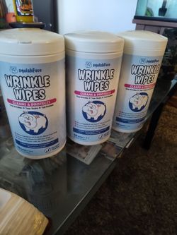 Dog wrinkle wipes