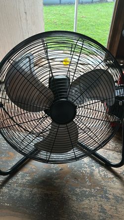 Black Metal Floor Fan