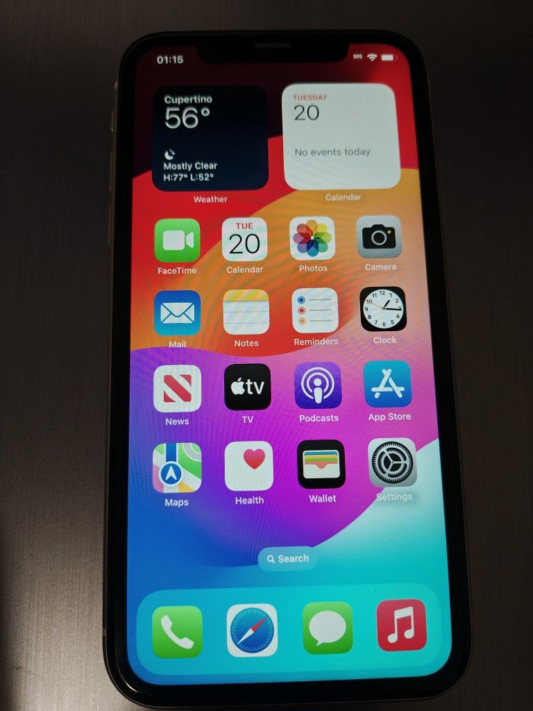 iPhone XR 128G white unlocked for any carrier perfect condition