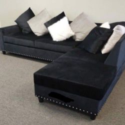 NEW BLACK VELVET SECTIONAL WITH FREE DELIVERY 