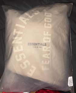 Fear of God ESSENTIAL’S- DUSTY BEIGE LARGE HOODIE