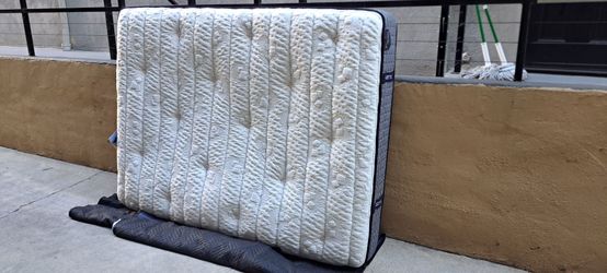 Airloom Queen Size Luxury Mattress.