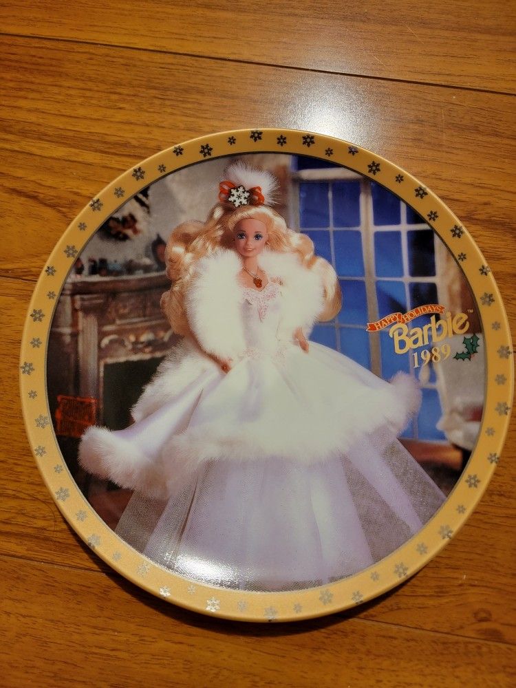 1989 Holiday Barbie Enesco Plate