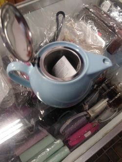 Brand Bee House New Tea Pot
