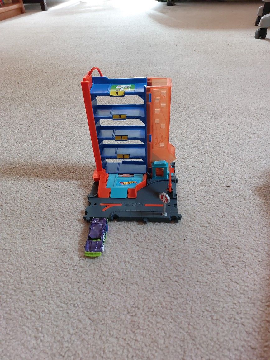 Hot Wheels Parking Garage