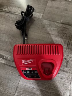 Milwaukee M12 Battery Charger