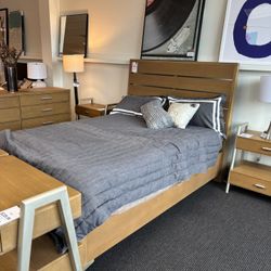 Hygge Queen Platform Bed