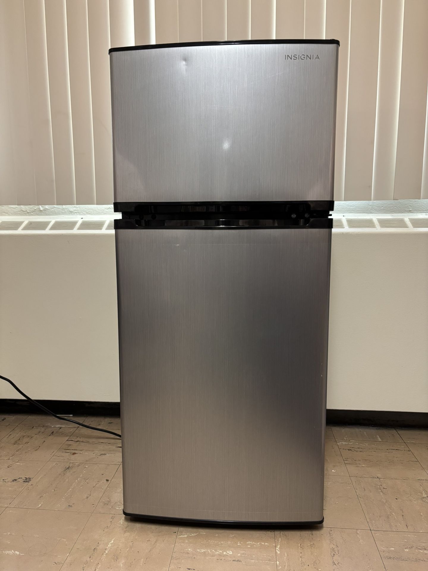 Insignia Mini Fridge 4.3 Cu. Ft.