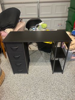 Computer desk