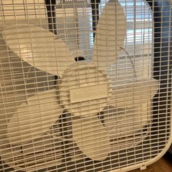 22” Holmes 3 Speed Fan 