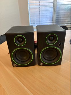 Mackie CR Series speakers (Pair)