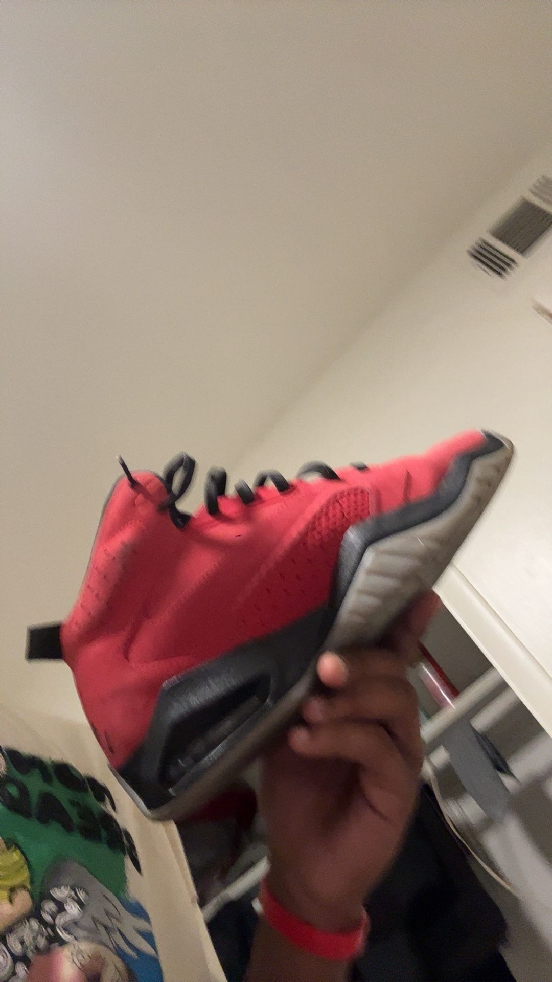 Jordan men 6’s size 9