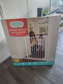TODDLEROO Safety gate for kids  , pets  brandnew