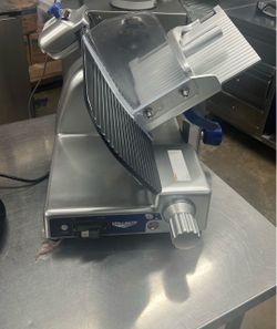 Deli slicer