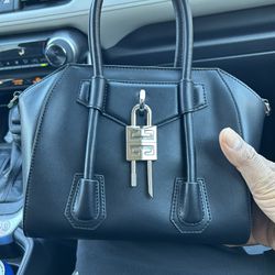 Small Antigona Top-Handle Bag in Box Leather