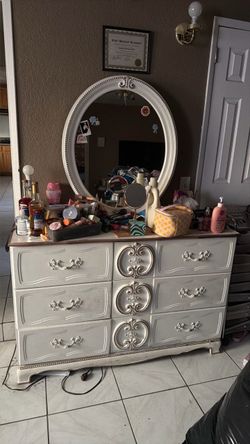 Vintage  dresser