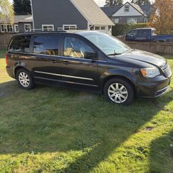 2014 Chrysler Town And Country Van