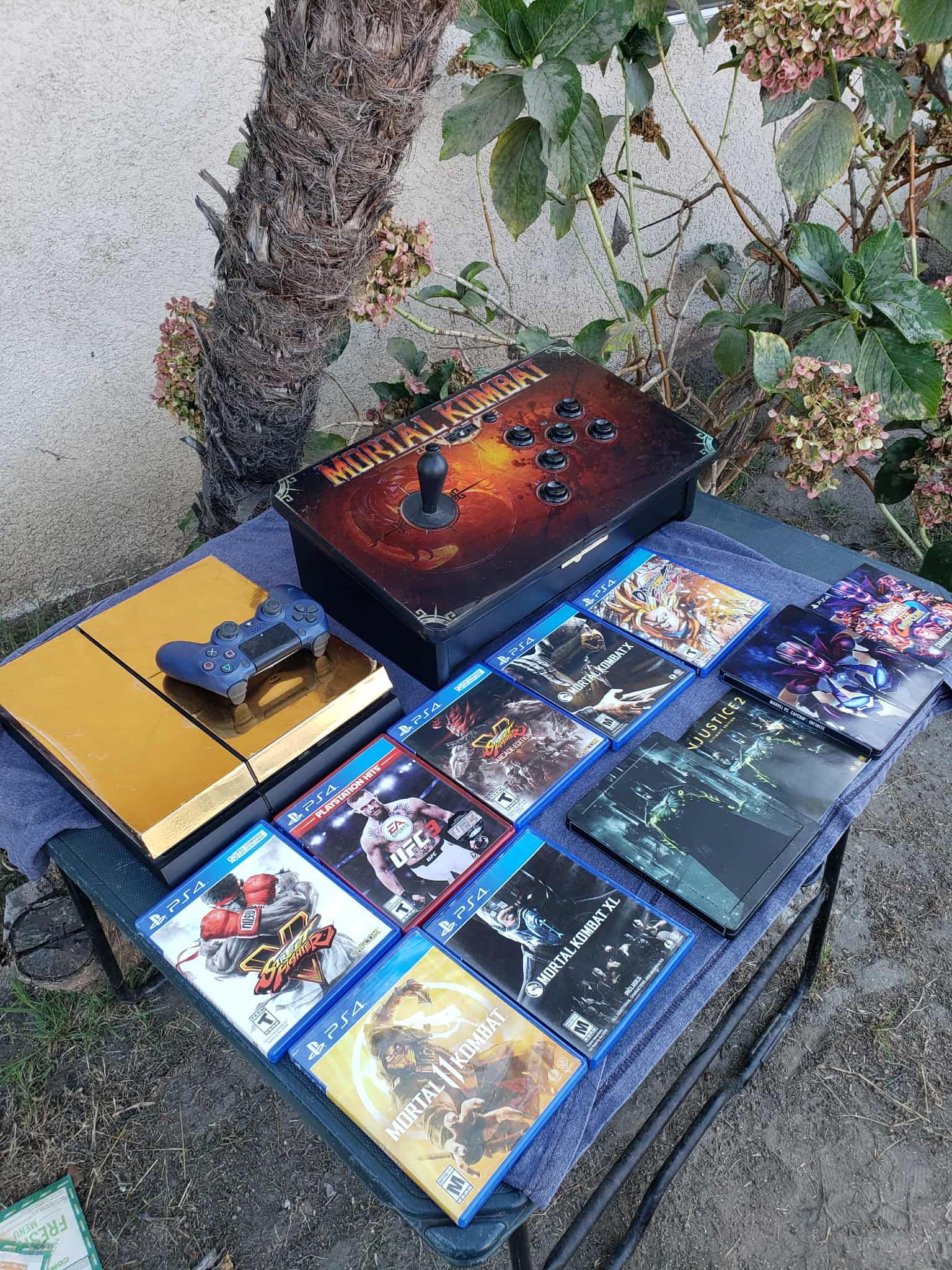 Let's do math together. $25! Per Game, & $60 steelbook x2 & $150! PS4 & $300 arcade Limited edition. Is more $500+ right.. I want $560! Firm or buy i