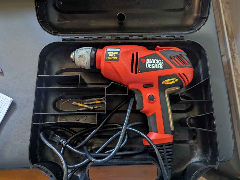 Black& Decker electric drill with carrying case