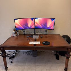 Finished Wood Dining Room Table w/8 Chairs 