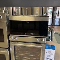 New Frigidaire Gallery Stainlesss Steel Over The Range Microwave‼️
