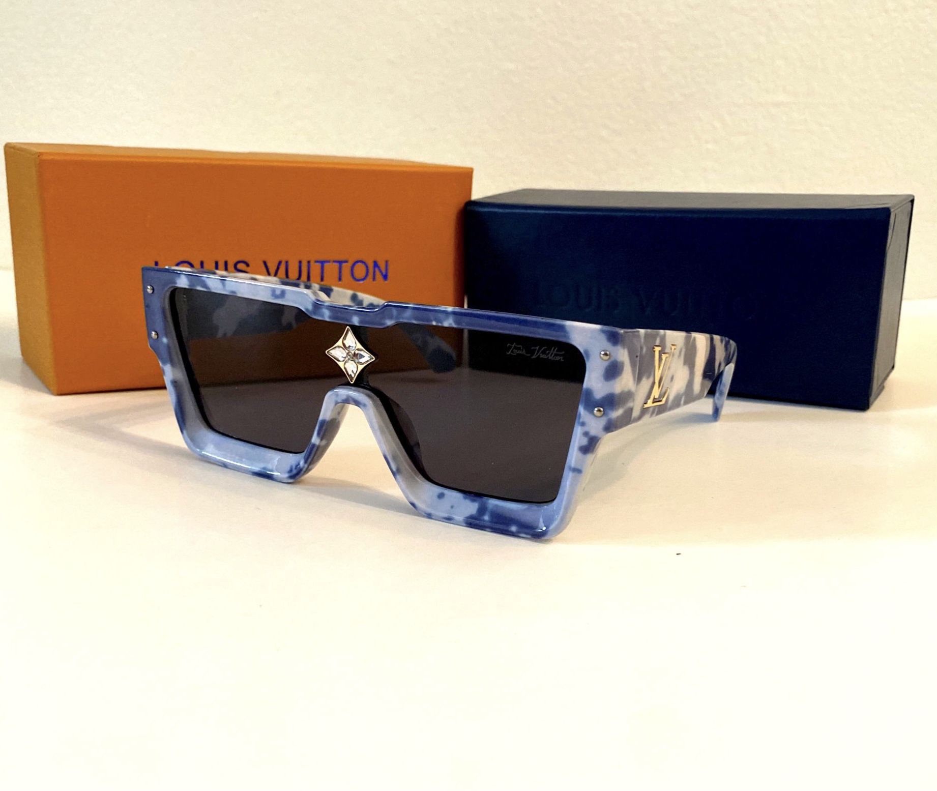Louis Vuitton Oversized Sunglasses for Women for sale