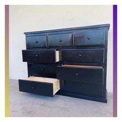 9 drawers dresser / Nine drawers dresser