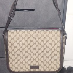 AUTHENTIC GUCCI CANVAS MESSENGER BAG