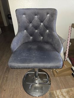 Vanity chair