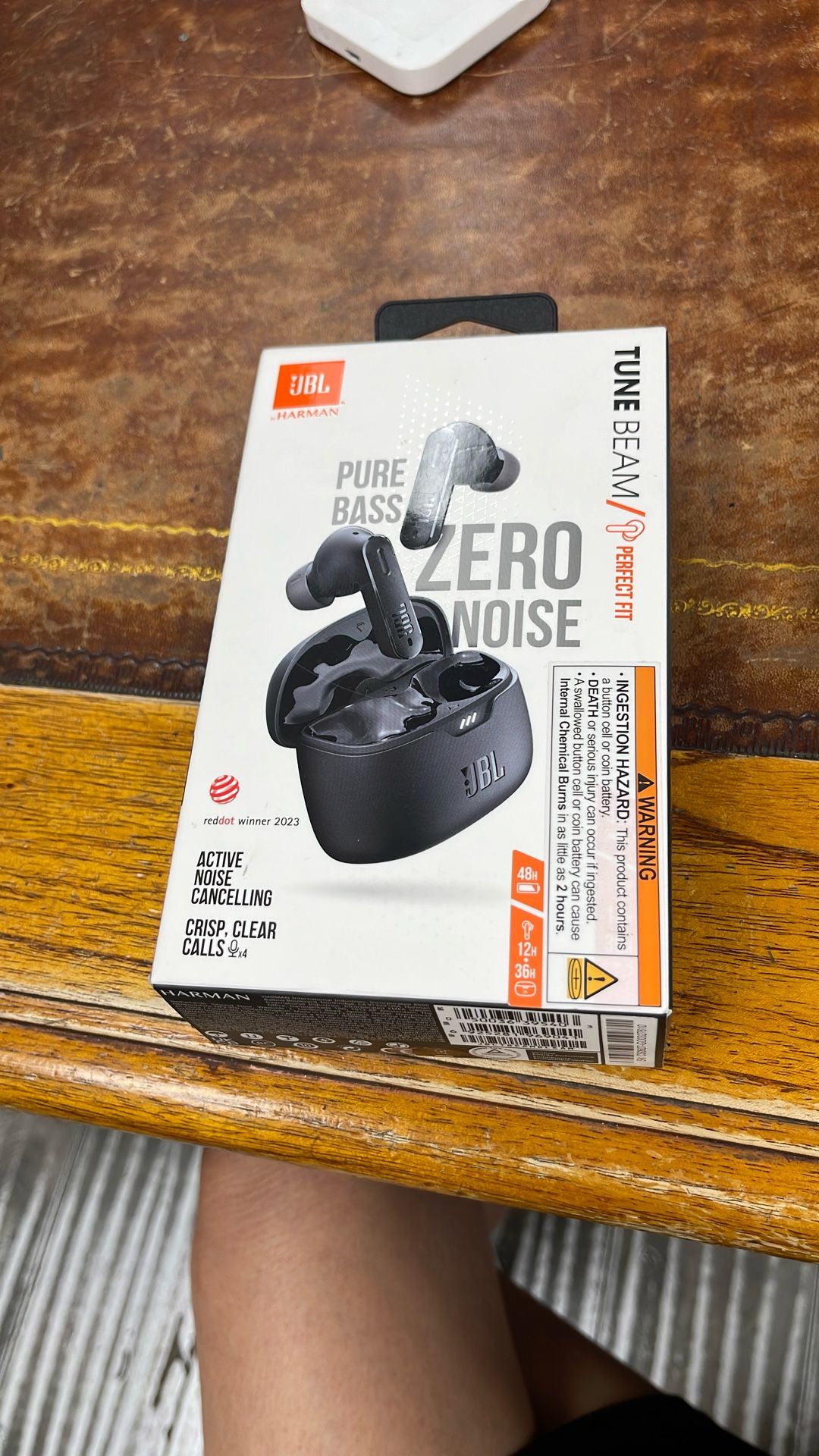 JBL 4-mic Noise Cancelling Earbuds. New In Box